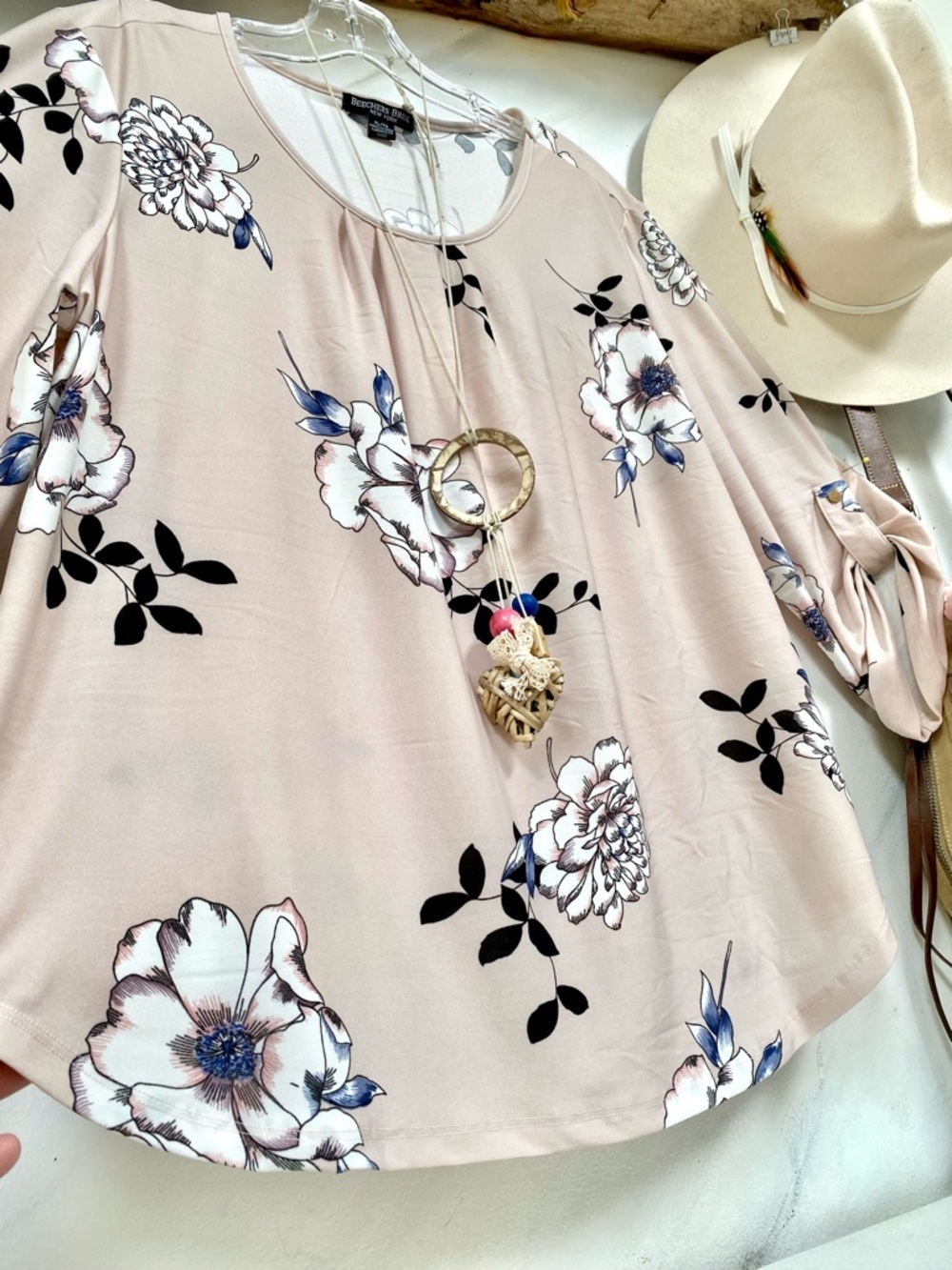 Blush floral boho blouse w shabby chic resort vacay vibe